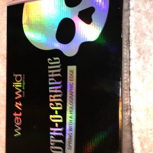 Wet n Wild make up box